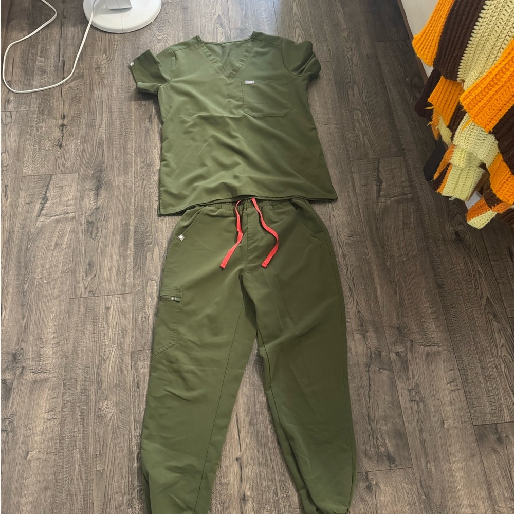 Figs Olive Green Scrub Set